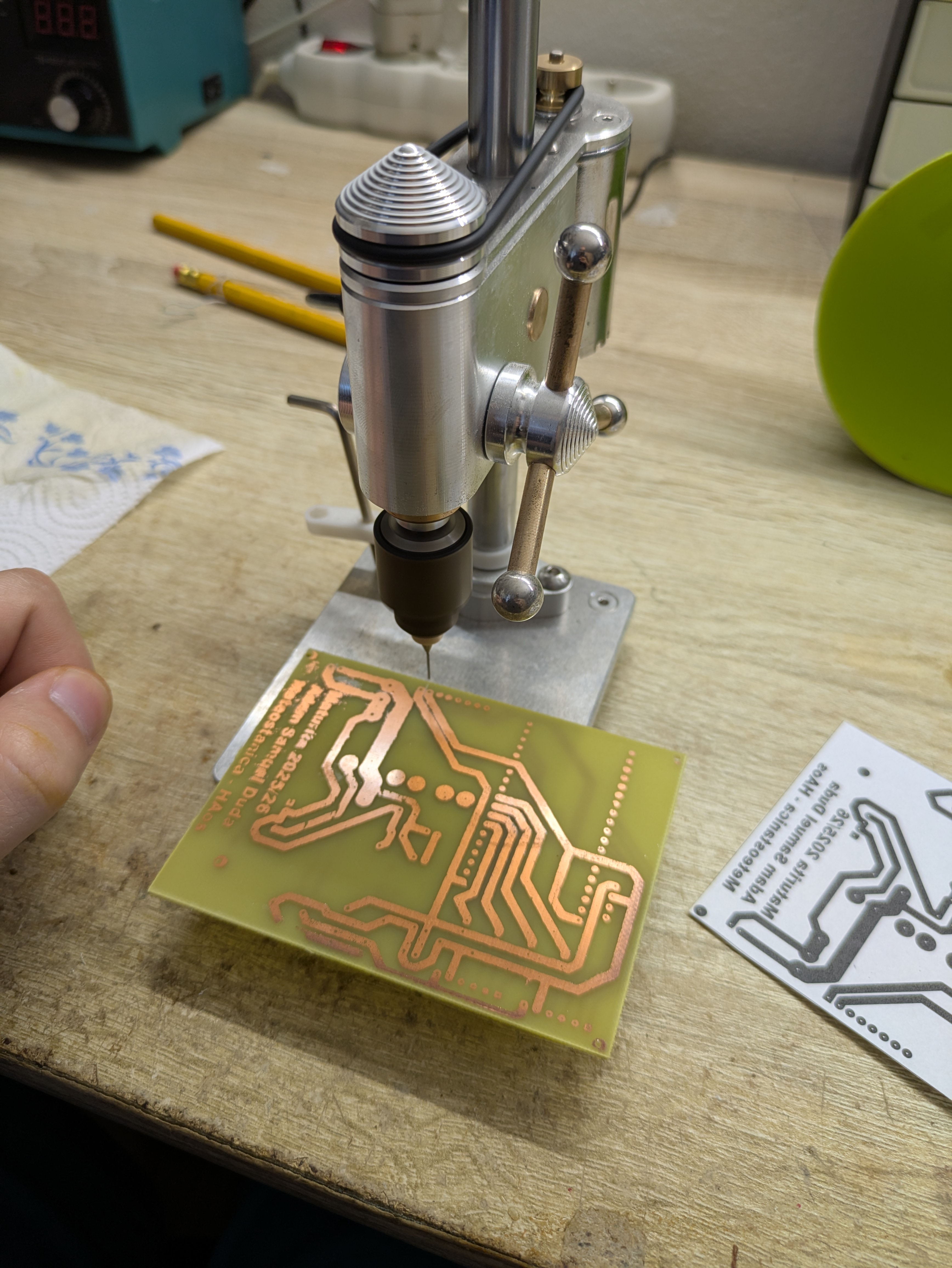 Plošný spoj vrtanie